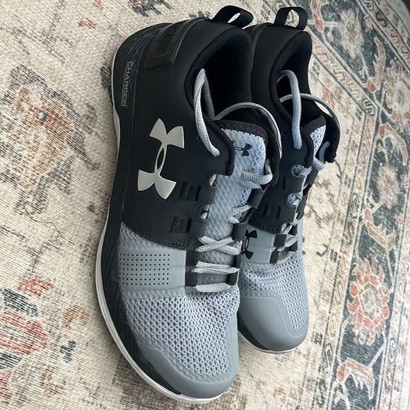 Size 8 Under Armer Mens Sneakers Like New Condition - Picture 4 of 8